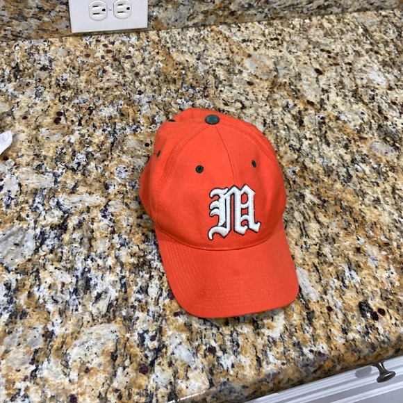 Miami Hurricanes Hat - Picture 1 of 5